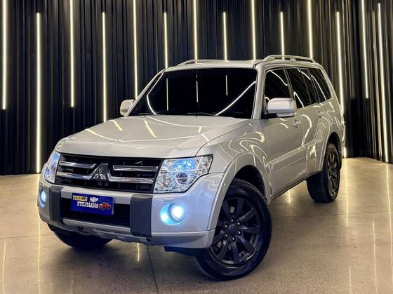MITSUBISHI PAJERO FULL 3.2 HPE 4X4 16V TURBO INTERCOOLER DIESEL 4P AUTOMÁTICO MITSUBISHI PAJERO FULL 3.2 HPE 4X4 16V TURBO INTERCOOLER DIESEL 4P AUTOMÁTICO